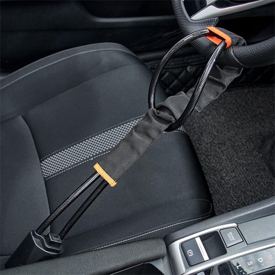 antivol voiture ceinture noir applique sur un suv