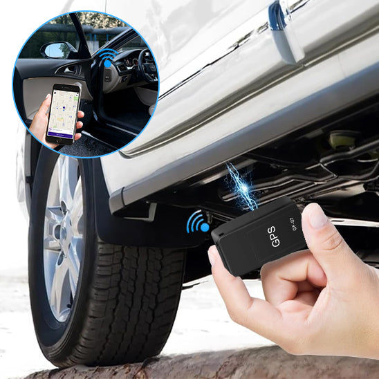 foto recepteur telephone main plaçant recepteur sous vehicule traceur GPS voiture 07