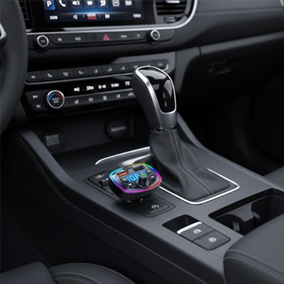 Allume cigare bluetooth Ports deux couleurs branché à la prise