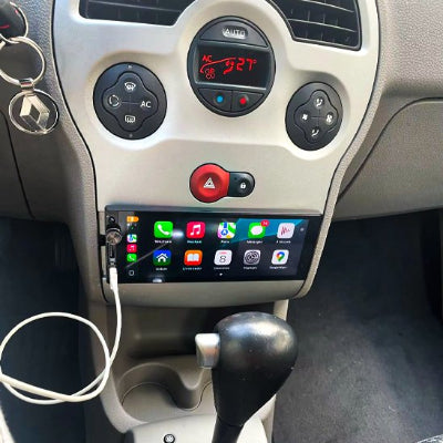 autoradio android Carplay MP5 installé au bas du tableau de bord