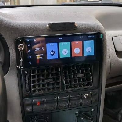 autoradio android Carplay MP5 installé avant grille de climatisation