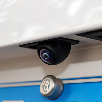 Caméra voiture Sécurité Recul HD installée au dessus plaque immatriculation