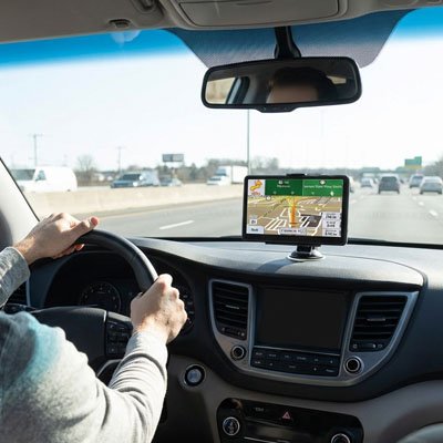 Conducteur et Gps voiture Écran tactile sur tableau de bord