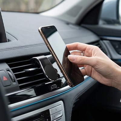 Installation appareil sur Support téléphone voiture Grille ventilation noir