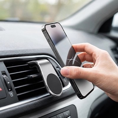 Installation portable sur Support téléphone voiture Grille ventilation