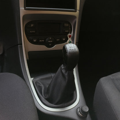 levier de vitesse Elegance cinq rapports noir sur voiture 3eme segment