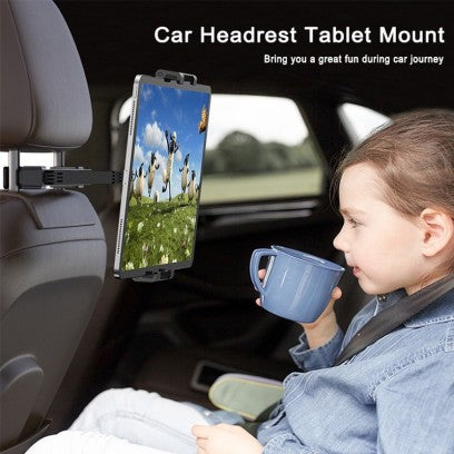 petite fille regardant un documentaire sur sa tablette au support tablette voiture calme