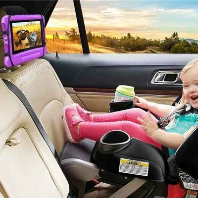 Tablette voiture support Pratique installé avec appareil et enfant contente