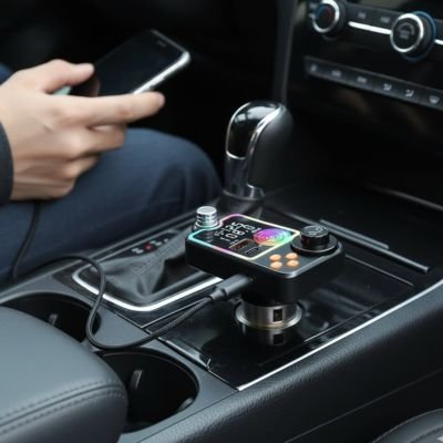 Téléphone branché sur Transmetteur fm bluetooth Double USB