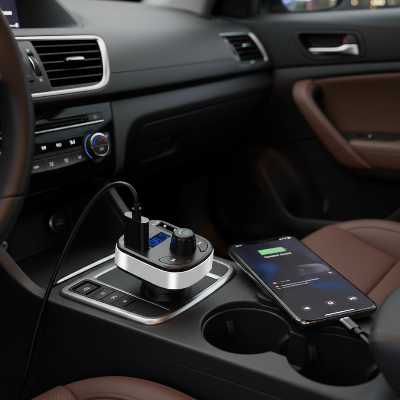 Téléphone en charge sur fm transmetteur bluetooth Mains libres  